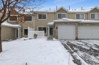 677 Mariner Way, Woodbury, MN 55129