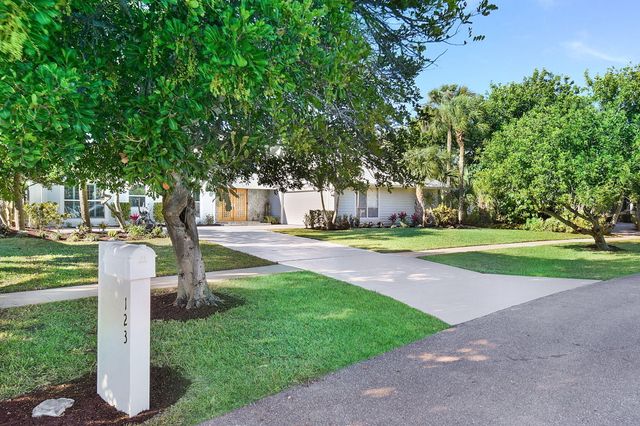 123 Olympus Way, Jupiter, FL 33477