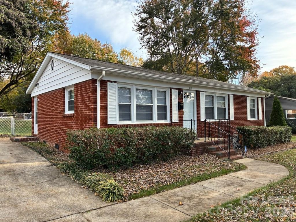 1040 Clanton Road, Charlotte, NC 28217