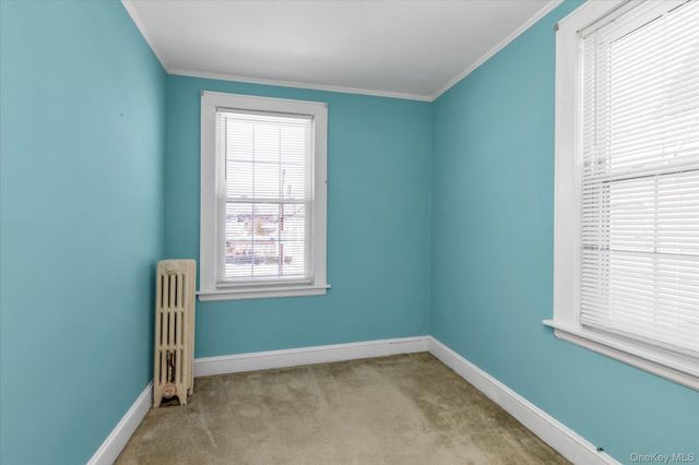 59 Stratford Avenue, Williston Park, NY 11596