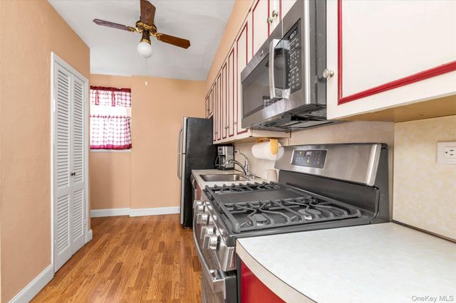 59 Stratford Avenue, Williston Park, NY 11596