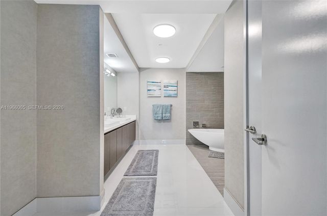 300 Sunny Isles Blvd 4-2104, Sunny Isles Beach, FL 33160