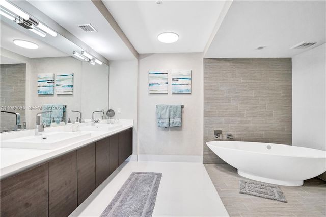 300 Sunny Isles Blvd 4-2104, Sunny Isles Beach, FL 33160