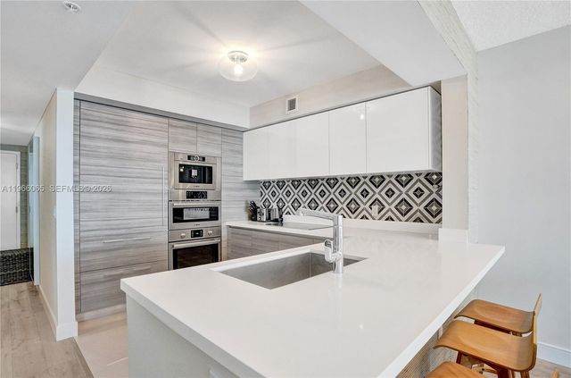 300 Sunny Isles Blvd 4-2104, Sunny Isles Beach, FL 33160