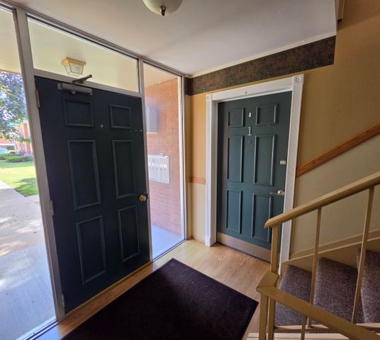 1968 Axtell Drive 1, Troy, MI 48084