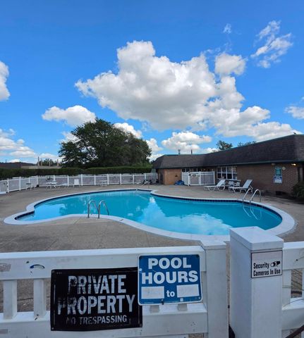 1968 Axtell Drive 1, Troy, MI 48084
