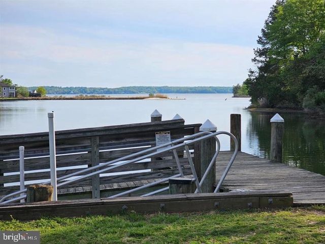 4067 SONGBIRD LN, Broomes Island, MD 20615