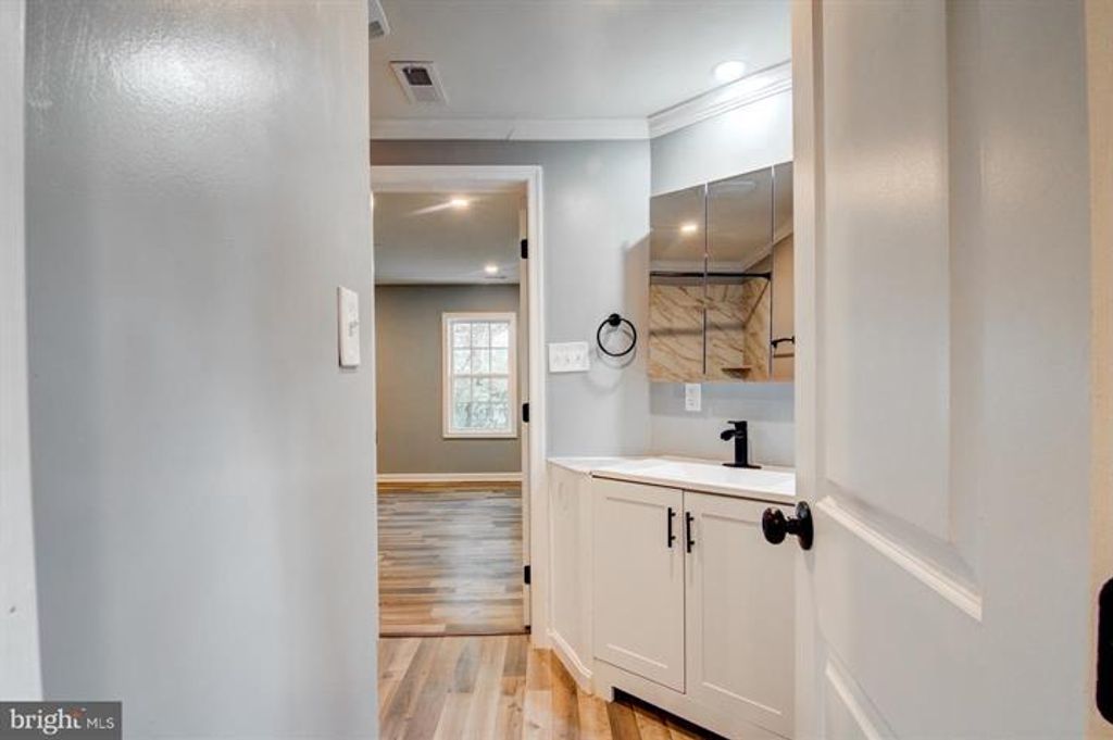 Image 14 of property listing at 4067 SONGBIRD LN, Broomes Island, MD 20615