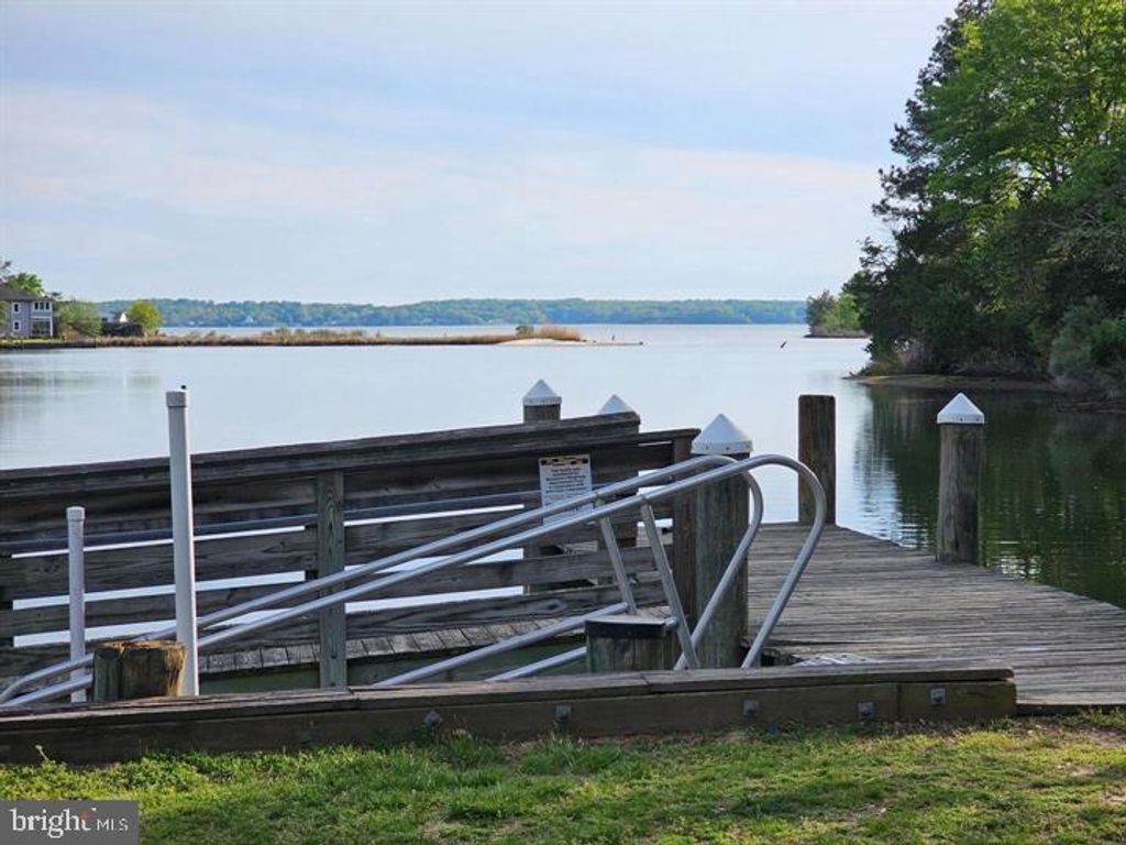 Image 26 of property listing at 4067 SONGBIRD LN, Broomes Island, MD 20615