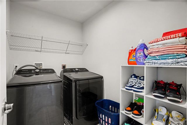 370 Greene Dr, Jefferson Hills, PA 15025