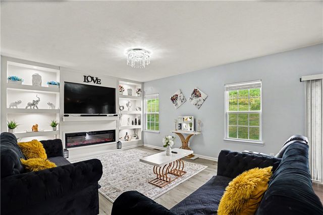 370 Greene Dr, Jefferson Hills, PA 15025