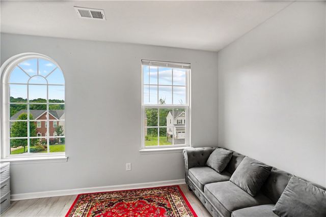 370 Greene Dr, Jefferson Hills, PA 15025