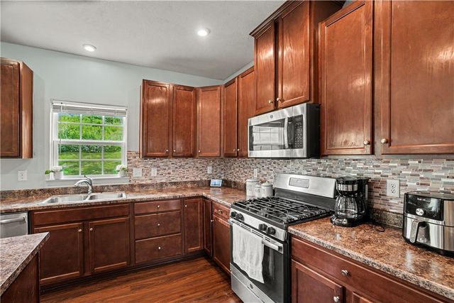 370 Greene Dr, Jefferson Hills, PA 15025