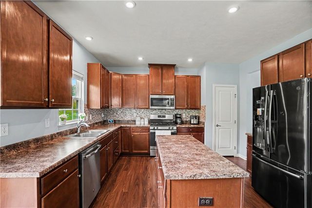 370 Greene Dr, Jefferson Hills, PA 15025