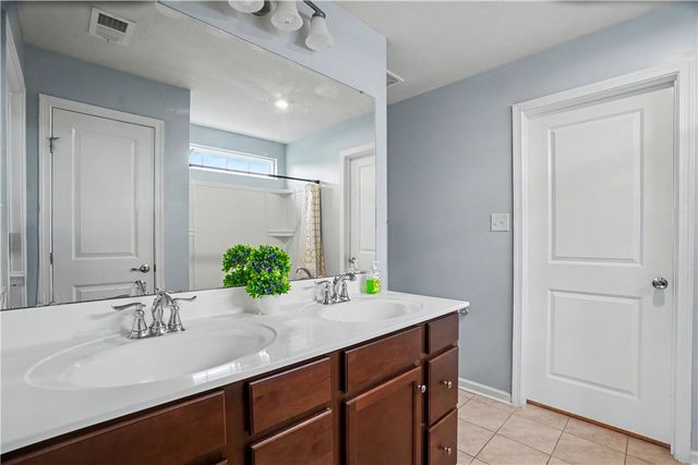 370 Greene Dr, Jefferson Hills, PA 15025
