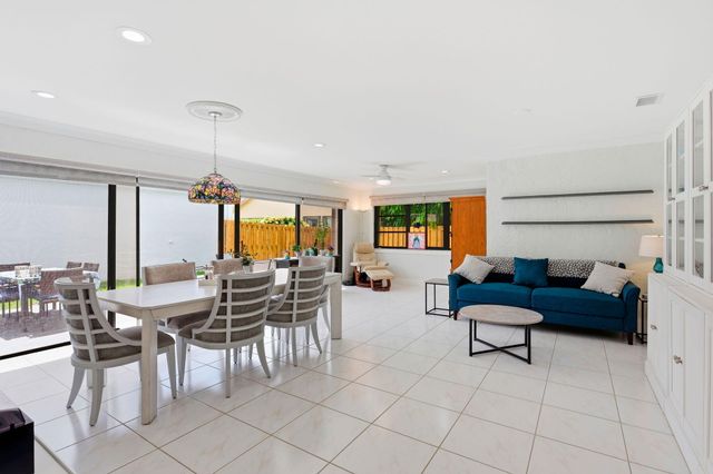 2390 NW 15TH Street NW, Delray Beach, FL 33445