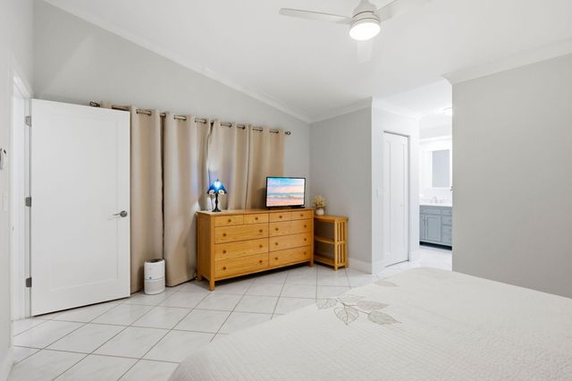 2390 NW 15TH Street NW, Delray Beach, FL 33445