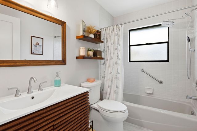 2390 NW 15TH Street NW, Delray Beach, FL 33445