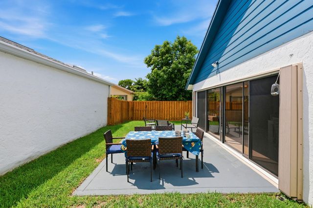 2390 NW 15TH Street NW, Delray Beach, FL 33445