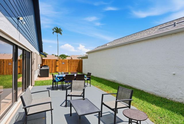 2390 NW 15TH Street NW, Delray Beach, FL 33445