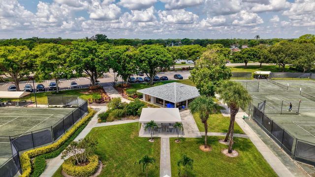 2390 NW 15TH Street NW, Delray Beach, FL 33445