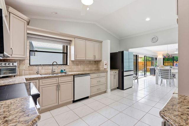 2390 NW 15TH Street NW, Delray Beach, FL 33445