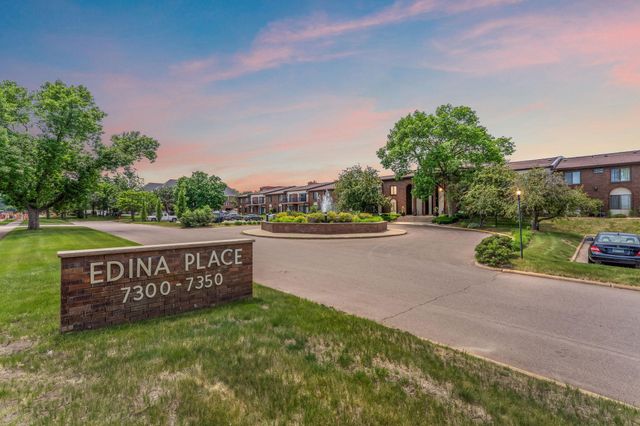 7330 York Avenue S 1111, Edina, MN 55435