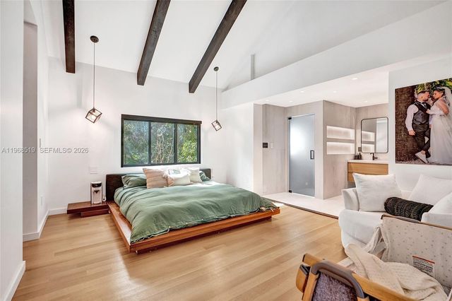 1977 S Oak Haven Cir, Miami, FL 33179