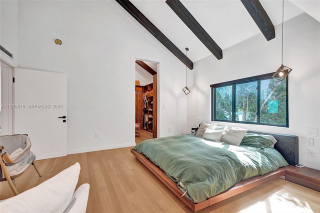 1977 S Oak Haven Cir, Miami, FL 33179