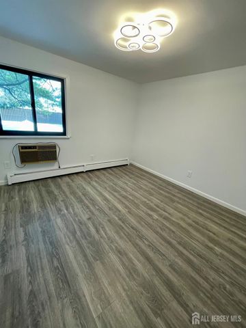 1307 cricket Lane, Woodbridge Proper, NJ 07095