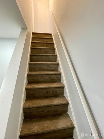 1307 cricket Lane, Woodbridge Proper, NJ 07095