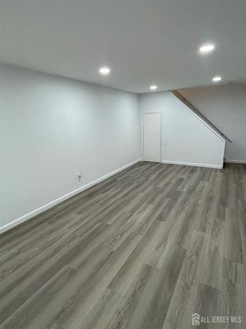 1307 cricket Lane, Woodbridge Proper, NJ 07095