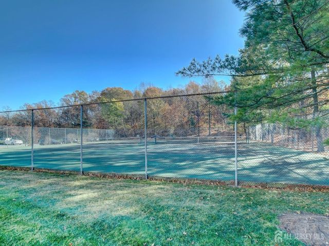 1307 cricket Lane, Woodbridge Proper, NJ 07095