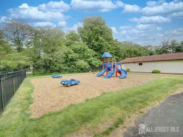 1307 cricket Lane, Woodbridge Proper, NJ 07095