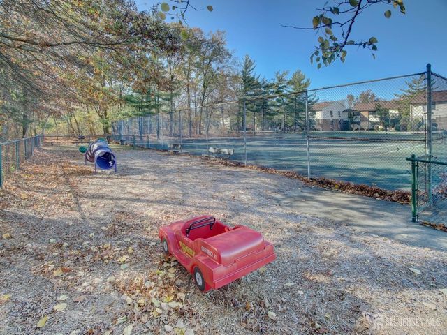 1307 cricket Lane, Woodbridge Proper, NJ 07095