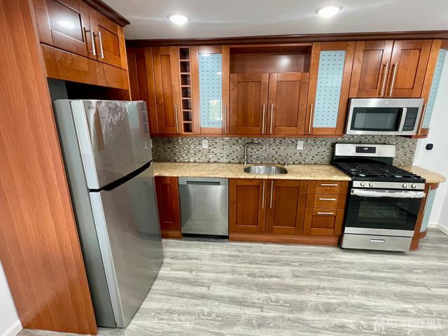 1307 cricket Lane, Woodbridge Proper, NJ 07095