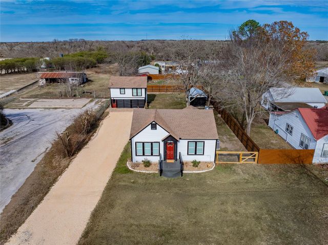 1413, 1415 Carroll Lane, La Grange, TX 78945