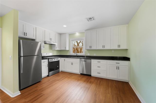 1413, 1415 Carroll Lane, La Grange, TX 78945