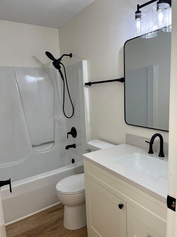 5925 Gate Tree Lane, Fort Wayne, IN 46835