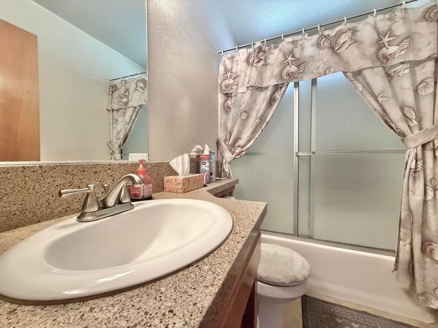 550 Black Oak Avenue, Porterville, CA 93257