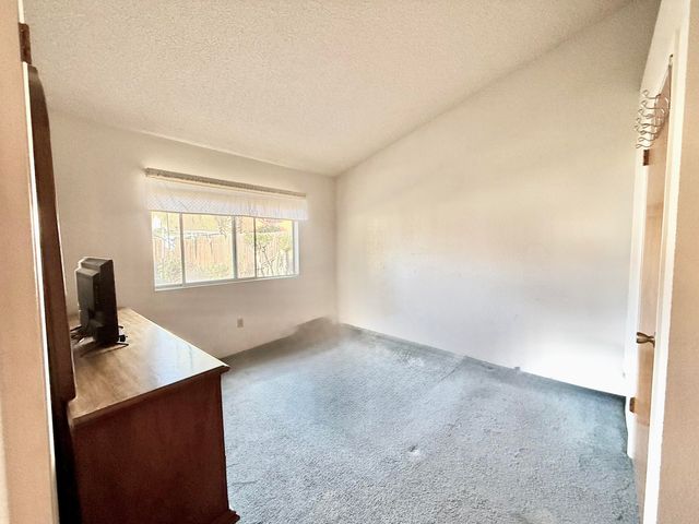 550 Black Oak Avenue, Porterville, CA 93257