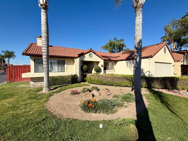 550 Black Oak Avenue, Porterville, CA 93257