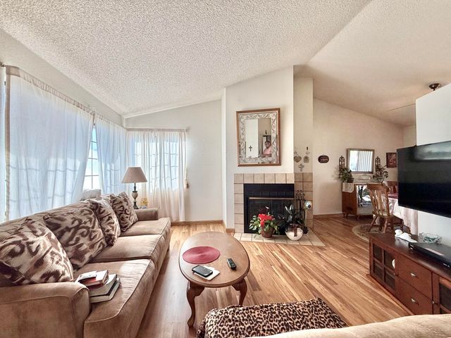 550 Black Oak Avenue, Porterville, CA 93257