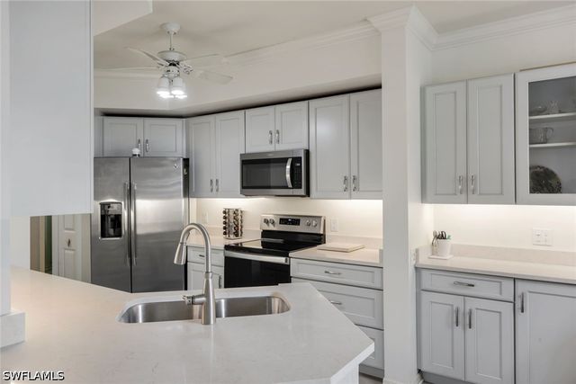 400 L Ambiance CIR 104, Naples, FL 34108