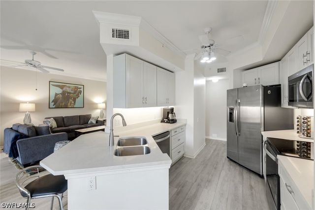 400 L Ambiance CIR 104, Naples, FL 34108