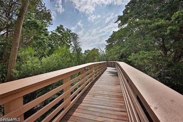 400 L Ambiance CIR 104, Naples, FL 34108