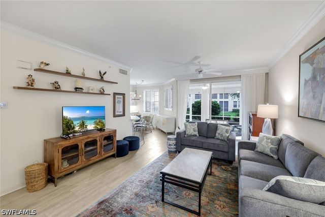 400 L Ambiance CIR 104, Naples, FL 34108