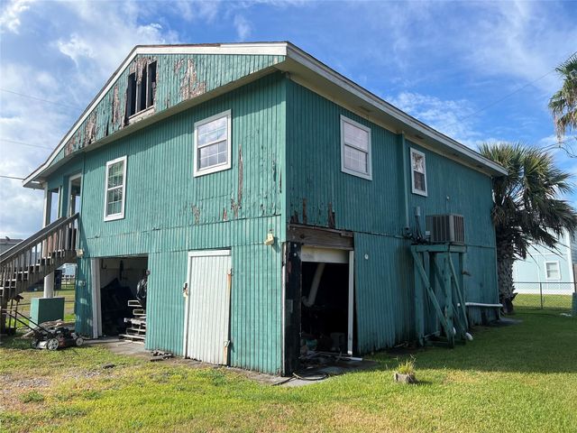415 Oyster Street, Freeport, TX 77541