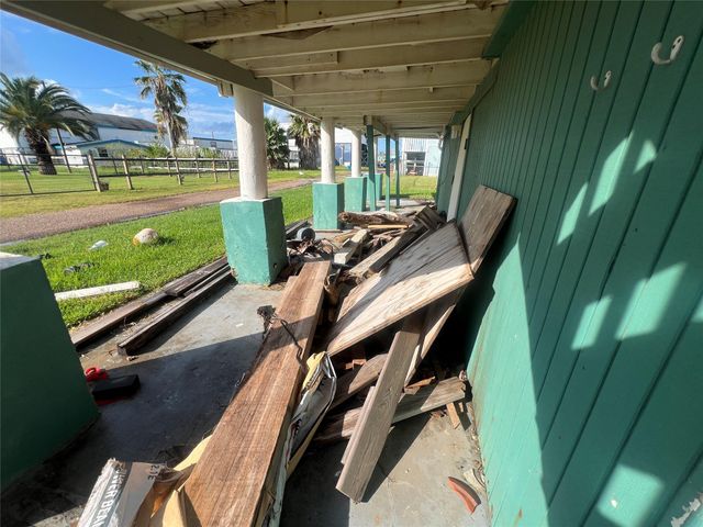 415 Oyster Street, Freeport, TX 77541