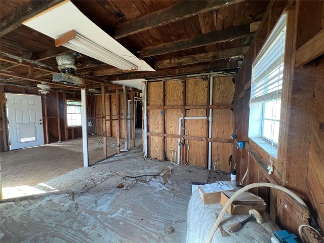 415 Oyster Street, Freeport, TX 77541